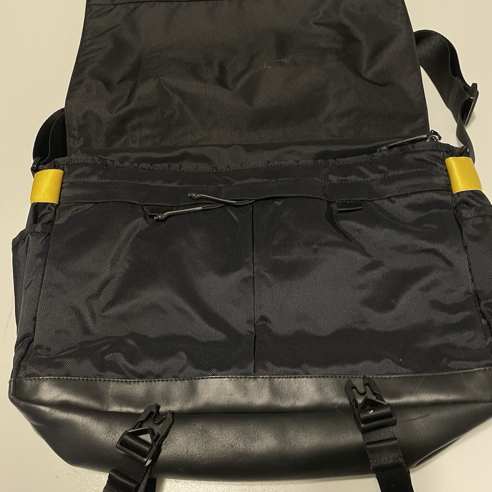 NIKE Eugene Messenger Laptop Bag Premium Elite Black Yellow Swoosh Unisex 17" - Picture 7 of 9